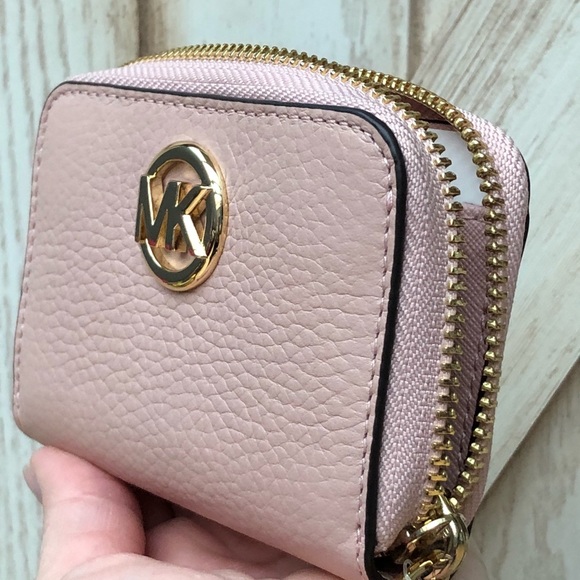 💥BFSALE💥 Michael kors Fulton zip - Picture 6 of 8
